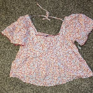 Old Navy flutter-sleeve floral swing blouse